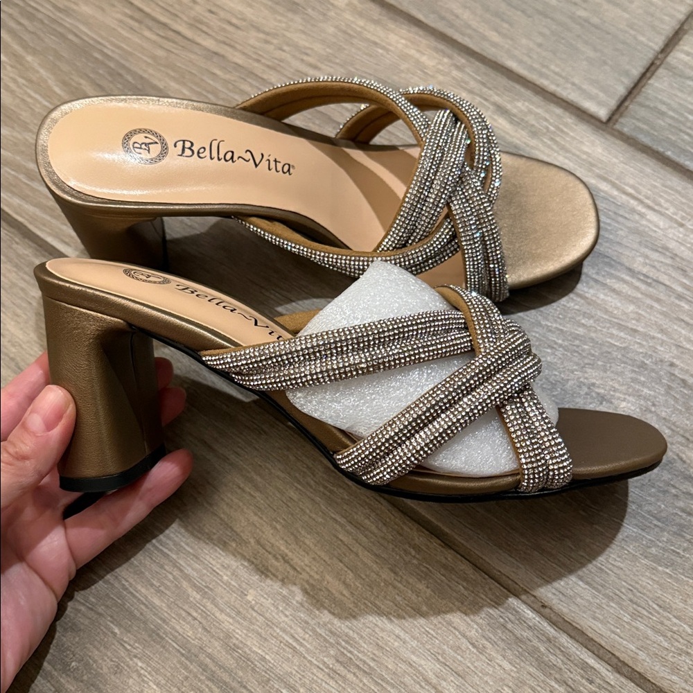 New Bella Vita Metallic BronE Crystal-Knot Block Heel Sandals Sz 5.5 - Picture 5 of 9